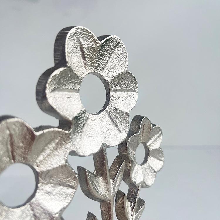 Photoframesandart Decorative Silver Metal Flowers | Wooden Base