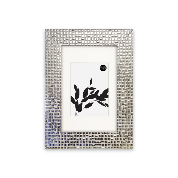 photoframesandart Everyday 6x4 Photo Frame With Mount | Henley Chrome
