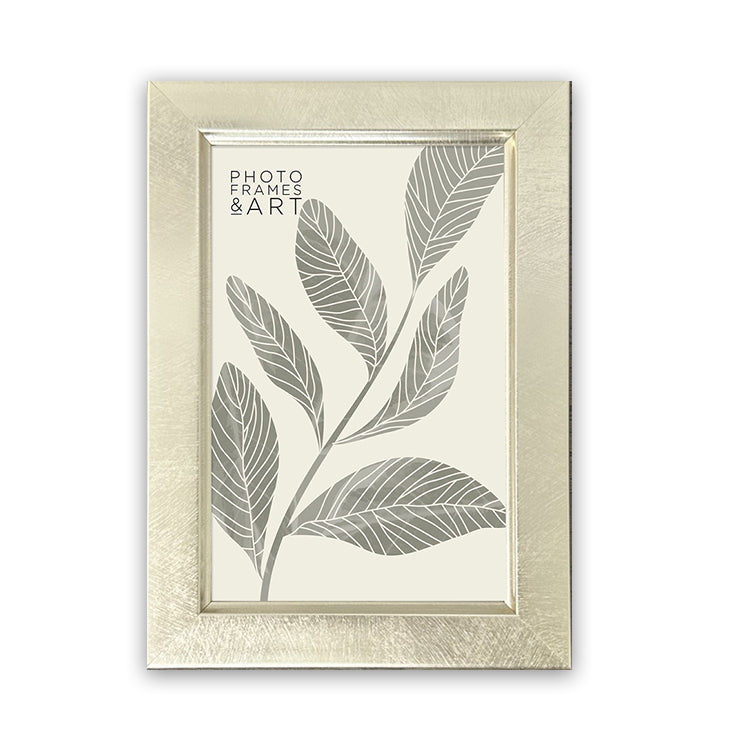 photoframesandart Everyday 6x4 Picture Frame | Classic Champagne Silver
