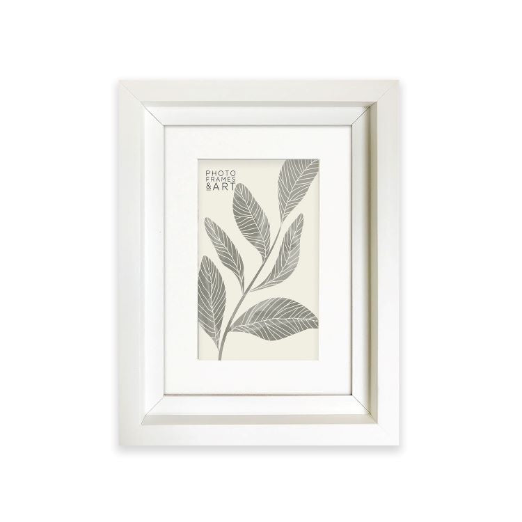 photoframesandart Everyday 7x5 Photo Frame With Mount | Hoxton White