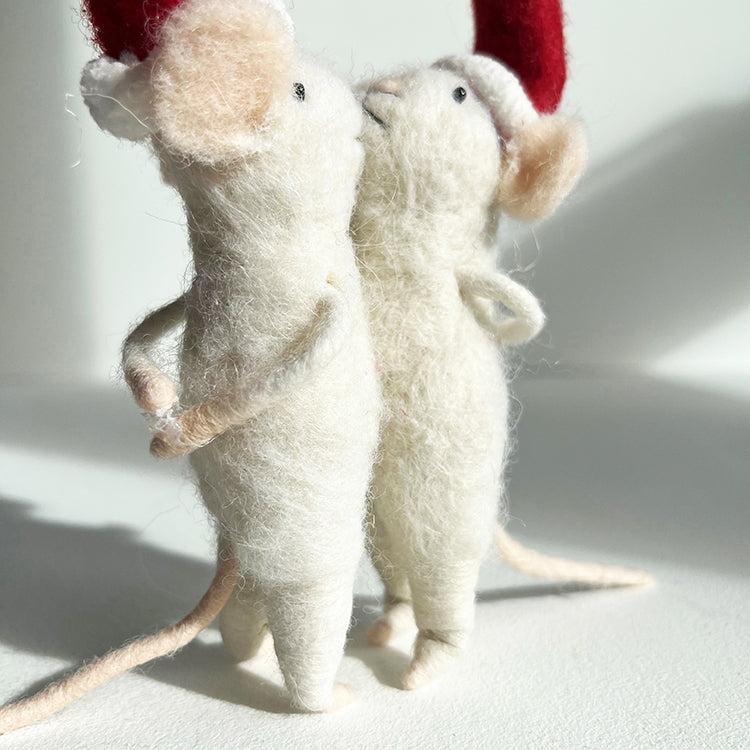 Photoframesandart Kissing Felt Christmas Mice | Santa Hats