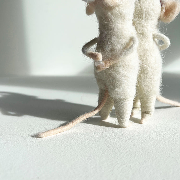 Photoframesandart Kissing Felt Christmas Mice | Santa Hats