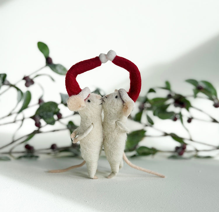 photoframesandart Kissing Felt Christmas Mice | Santa Hats
