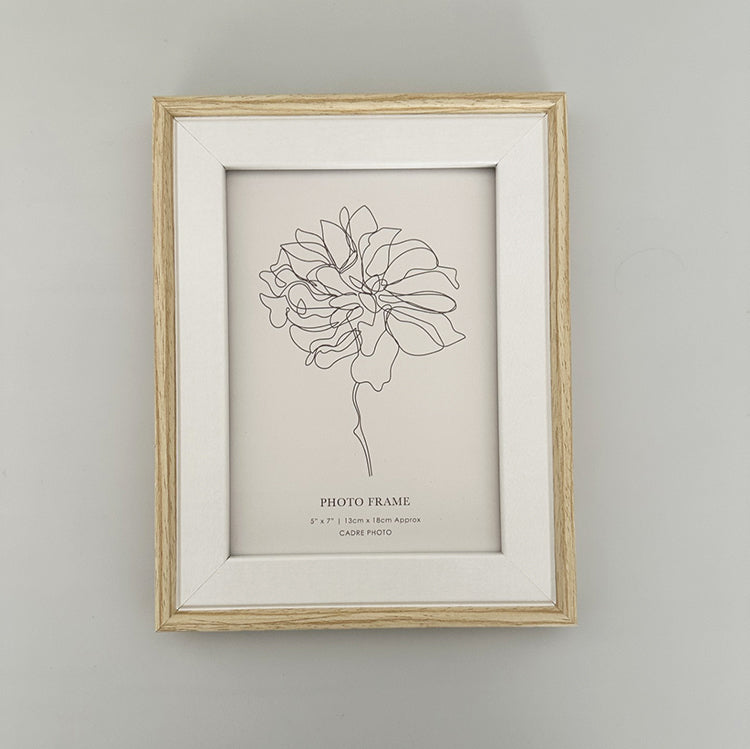 Photoframesandart 7x5" Photo Frame | Light Wood & White