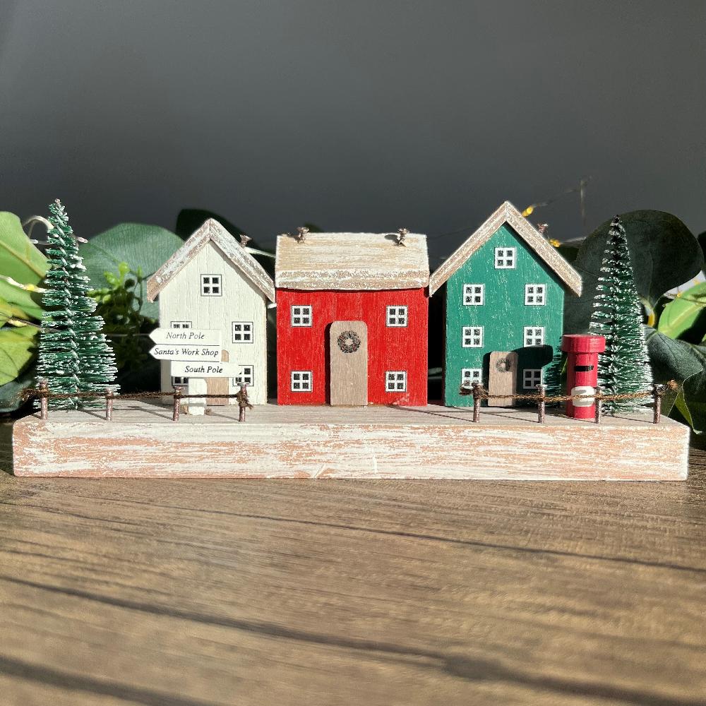 photoframesandart Small Wooden Festive Scene