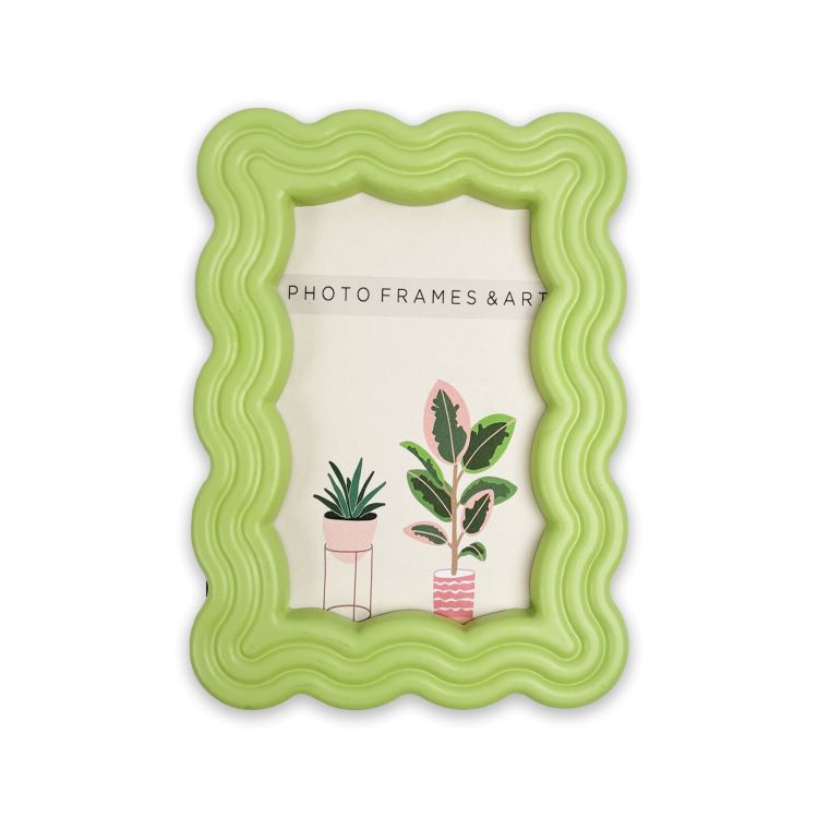 Photoframesandart Wiggly Green Frame | 6x4"