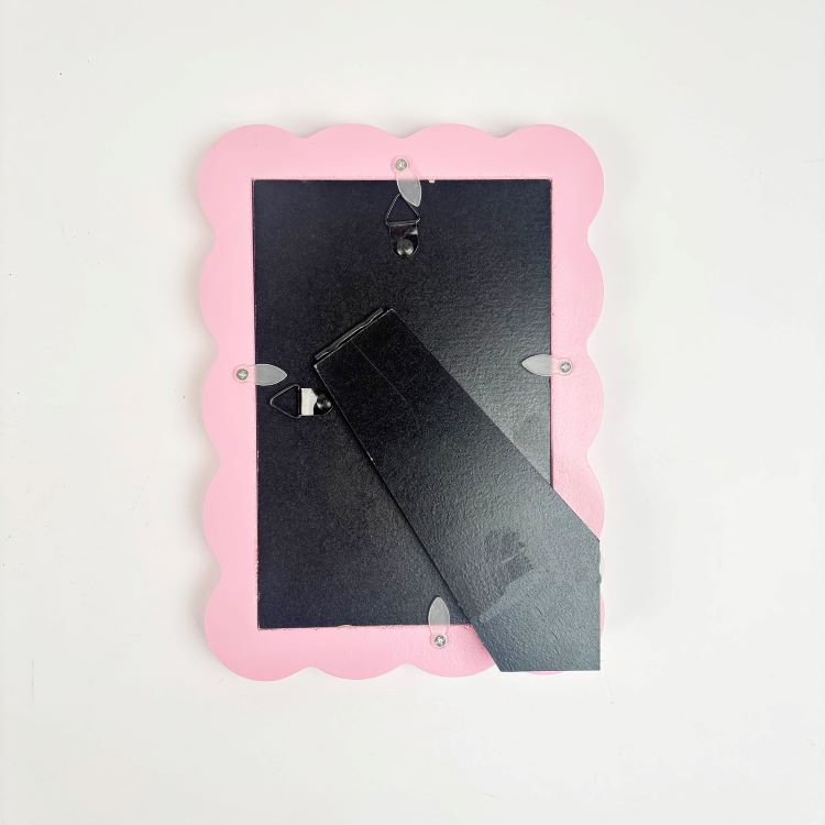 Photoframesandart Wiggly Pink Frame | 6x4"