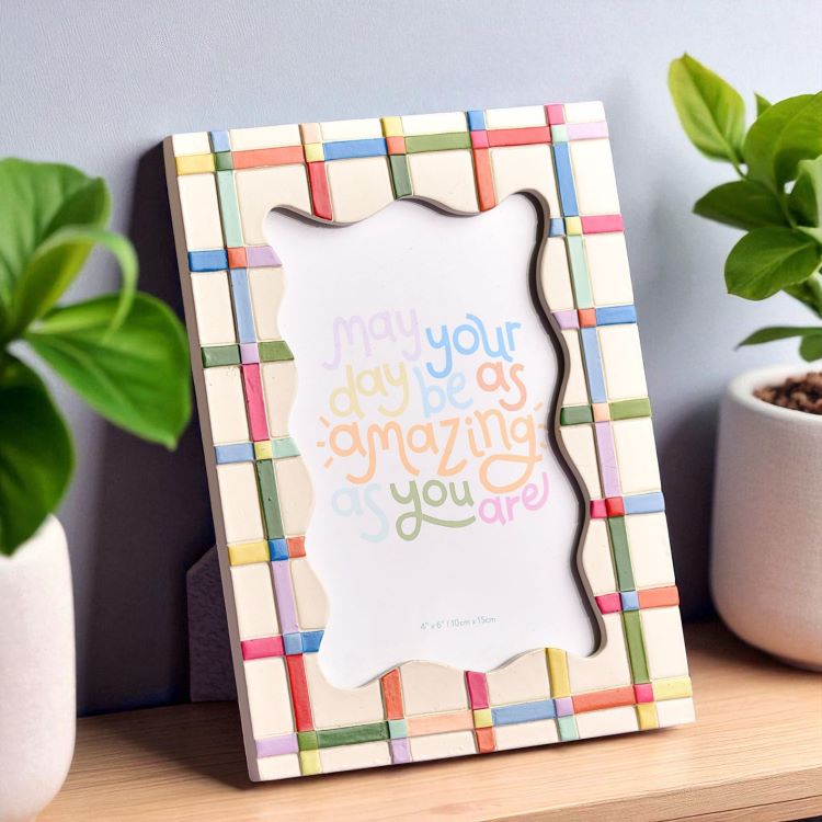 Photoframesandart Raspberry Blossom Resin Photo Frame | 6x4"