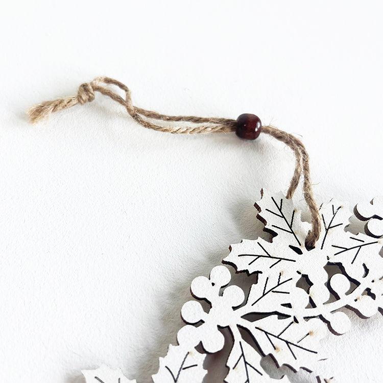 Photoframesandart White Wooden Merry Christmas Wreath