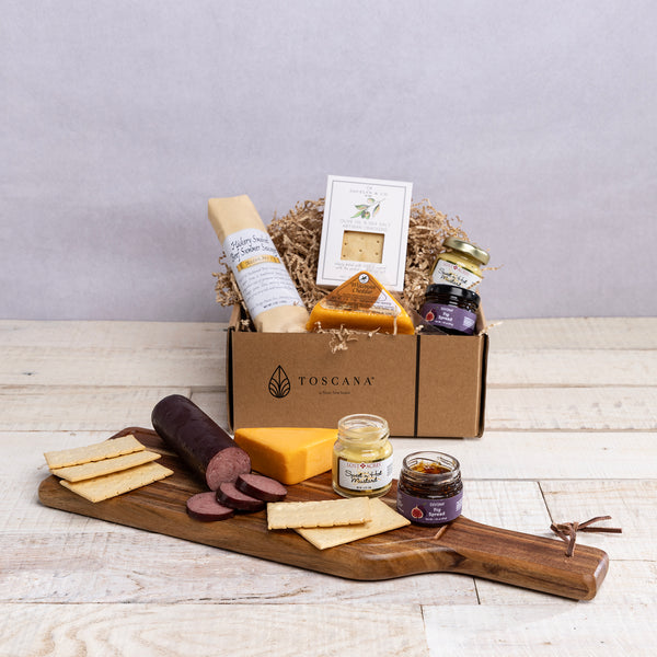 picnic time Botella Cheese Board with Gourmet Gift Pack