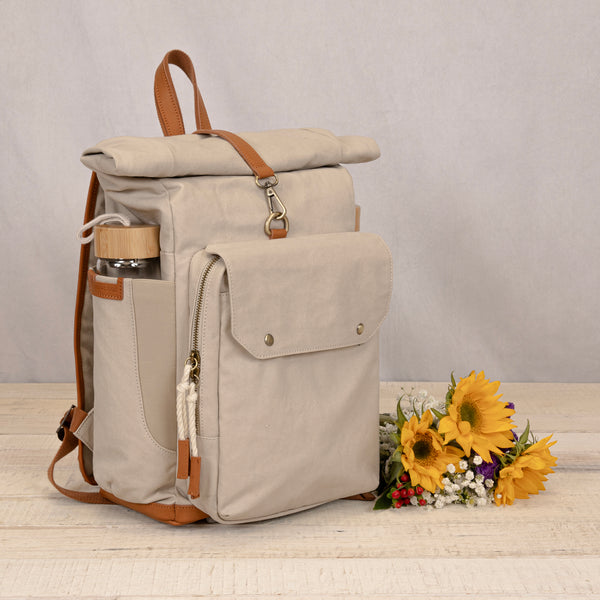 picnic time Carmel Roll Top Picnic Backpack Cooler with Utensil Set & Glass Water Bottles Gray