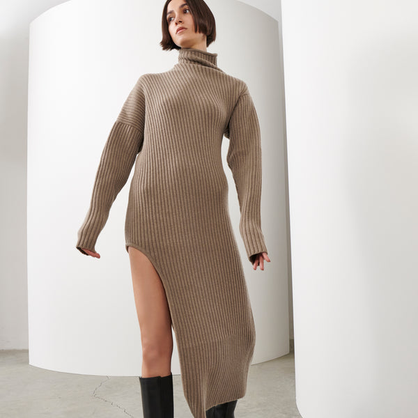 piece of white Deborah Dress Peanut