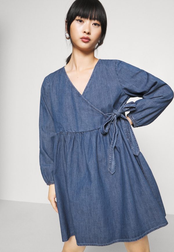 Pieces Petite PCALIVA DRESS – Denim Dress Pieces Petite Cheap