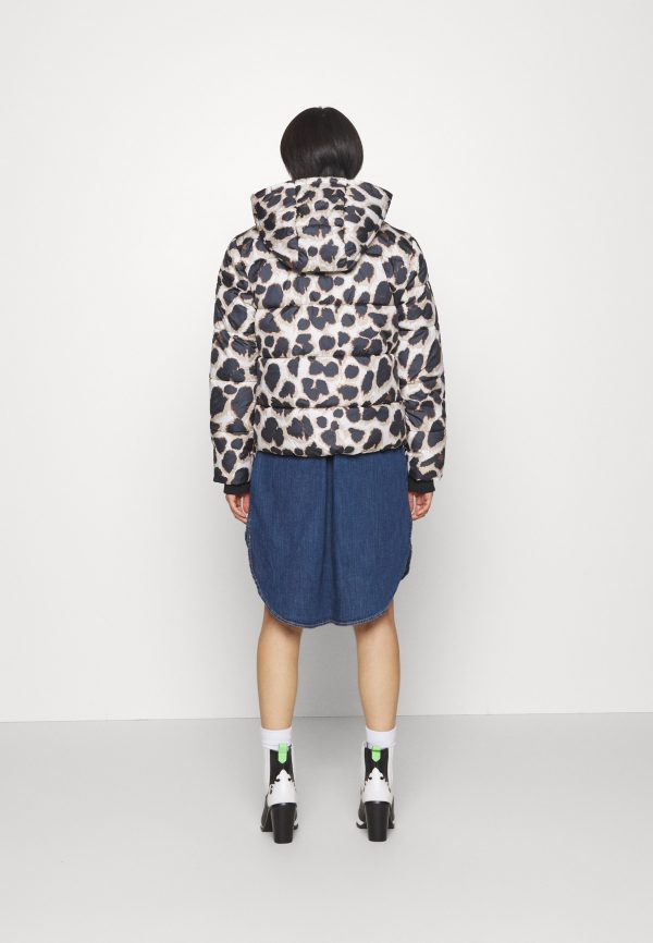 Pieces Petite PCBEE PRINT PUFFER – Winter Jacket Pieces Petite Featured