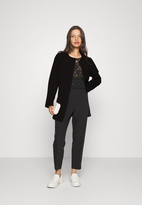 pieces petite PCBEKKA COVER UP – Short coat Pieces Petite Featured