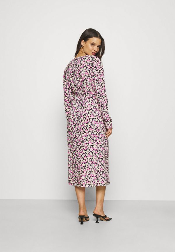 Pieces Petite PCCARLY WRAP DRESS – Day Dress Pieces Petite Cheap