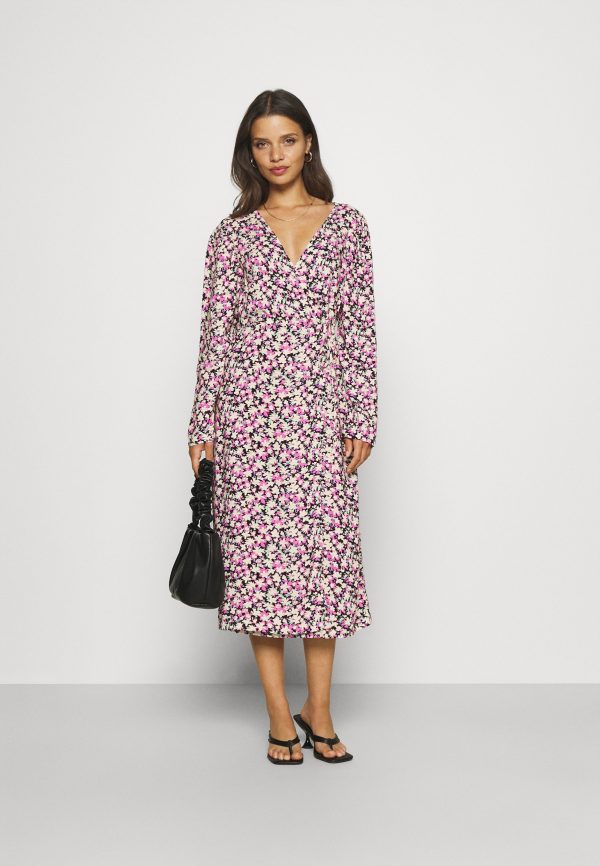 pieces petite PCCARLY WRAP DRESS – Day dress Pieces Petite Cheap