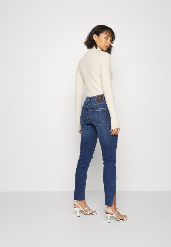 Pieces Petite PCEMI SLIT – Jeans Skinny Fit Pieces Petite Exclusive