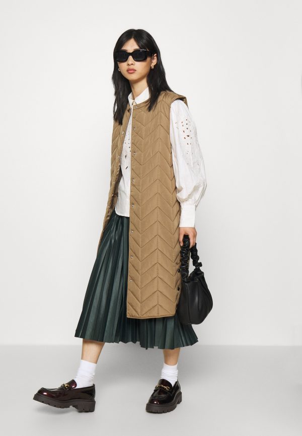 pieces petite PCFAWN LONG QUILTED VEST – Waistcoat Pieces Petite Cut Price