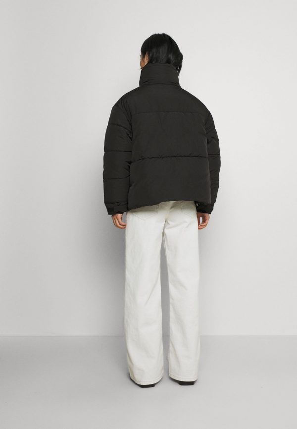 Pieces Petite PCFREEDA SHORT PUFFER JACKET – Winter Jacket Pieces Petite Discount Store