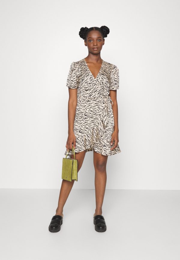 pieces petite PCJULIET WRAP DRESS – Cocktail dress / Party dress Pieces Petite Discounts