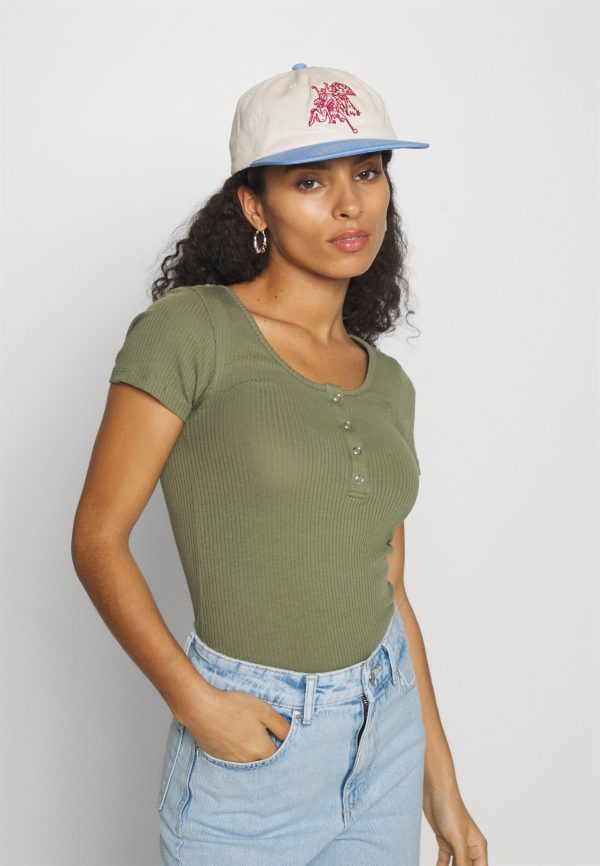 Pieces Petite PCKITTE – Basic T-shirt Pieces Petite Lower Prices