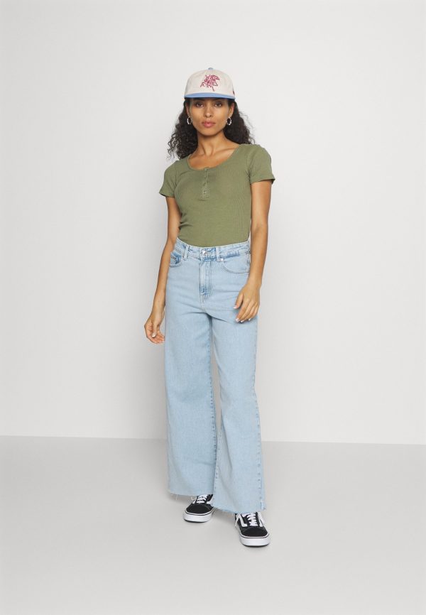 pieces petite PCKITTE – Basic T-shirt Pieces Petite Lower Prices