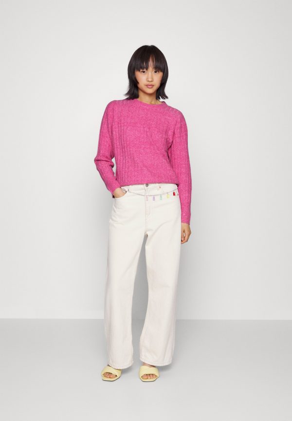 pieces petite PCNOVA NECK – Jumper Pieces Petite Featured