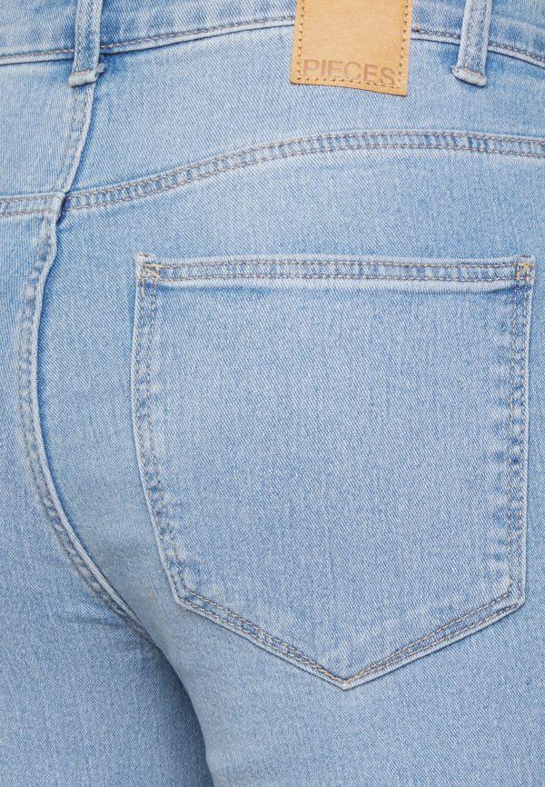 Pieces Petite PCPEGGY – Flared Jeans Pieces Petite Special Style