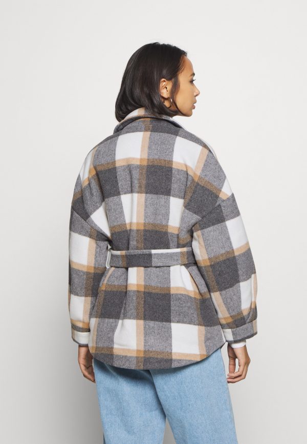 Pieces Petite PCSELMA – Short Coat Pieces Petite Special Style