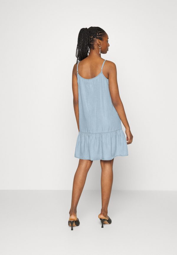 Pieces Petite PCVILMA SLIP DRESS – Denim Dress Pieces Petite Clearance