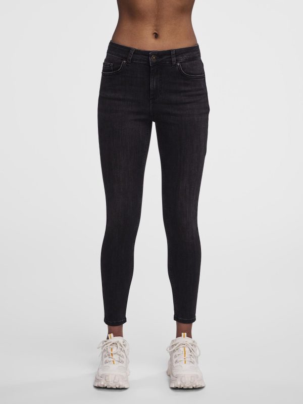 Pieces Petite Pieces Attractive PCDELLY MW SKINNY FIT JEANS