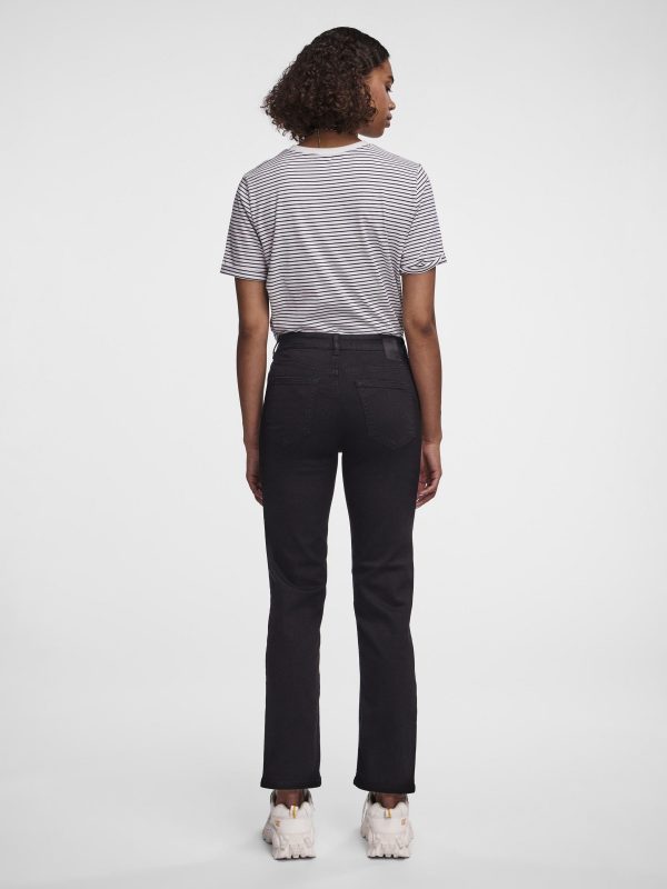 pieces petite Pieces Featured PCDELLY MW STRAIGHT FIT JEANS