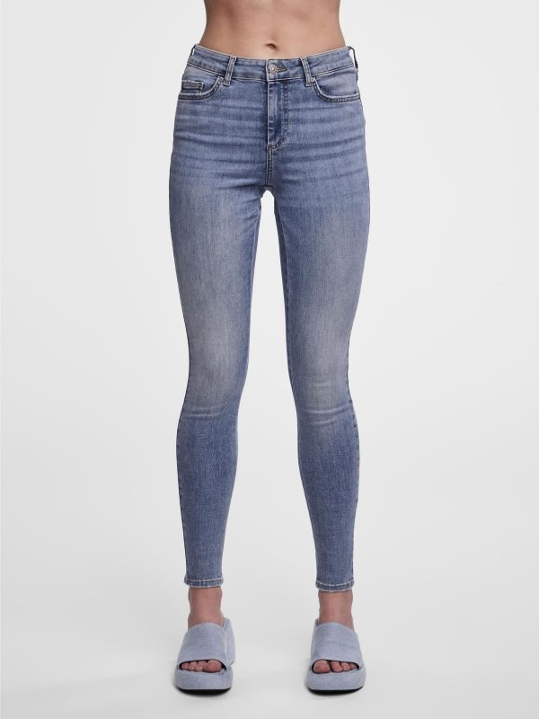 Pieces Petite Pieces Special PCDELLY MW SKINNY FIT JEANS