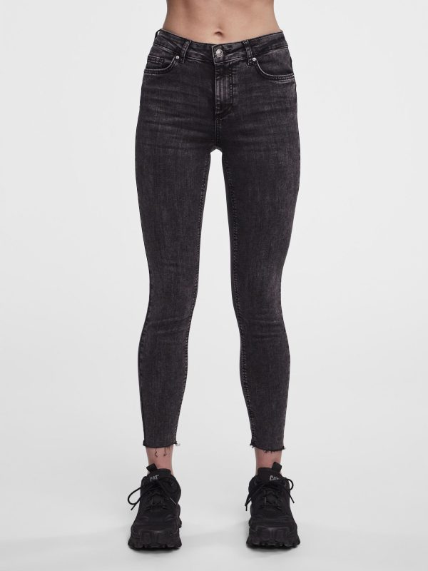 Pieces Petite Pieces Special PCDELLY MW SKINNY FIT JEANS