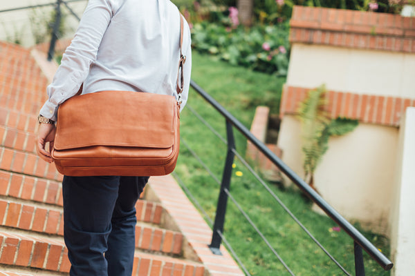 piel leather PROFESSIONAL LAPTOP MESSENGER