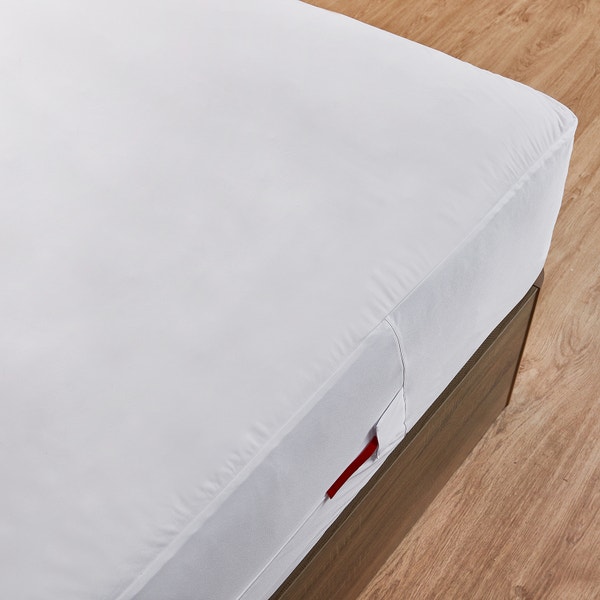 Pikolin Home Hypoallergenic Mattress Cover Against Bedbugs And Fluids