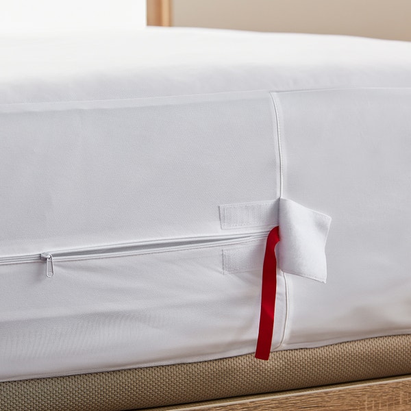 Pikolin Home Hypoallergenic Mattress Cover Against Bedbugs And Fluids