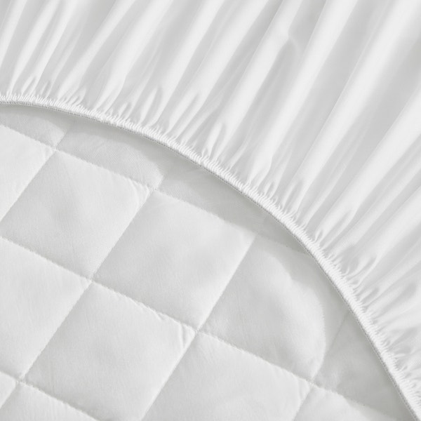 Pikolin Home Breathable Quilted Mattress Protector