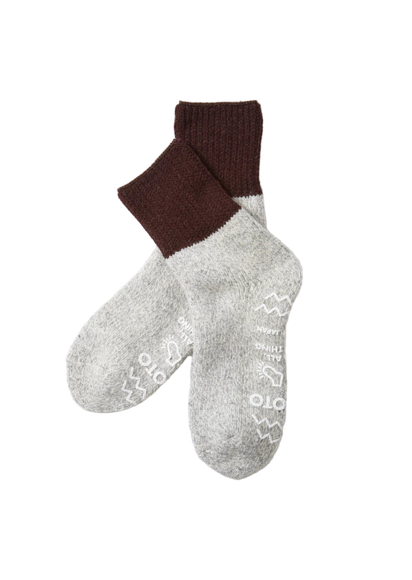Pilgrim Surf Supply Retro Winter Room Socks Brown