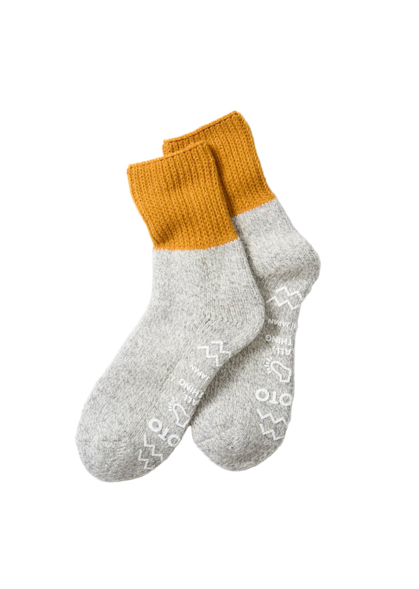 pilgrim surf supply Retro Winter Room Socks Brown