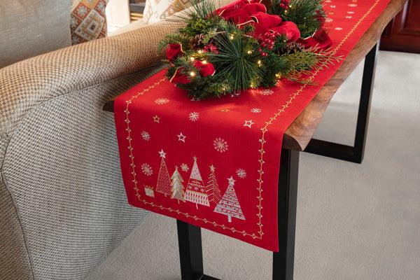 Pillow Perfect Indoor Christmas Star Topped Trees 72-inch Table Runner