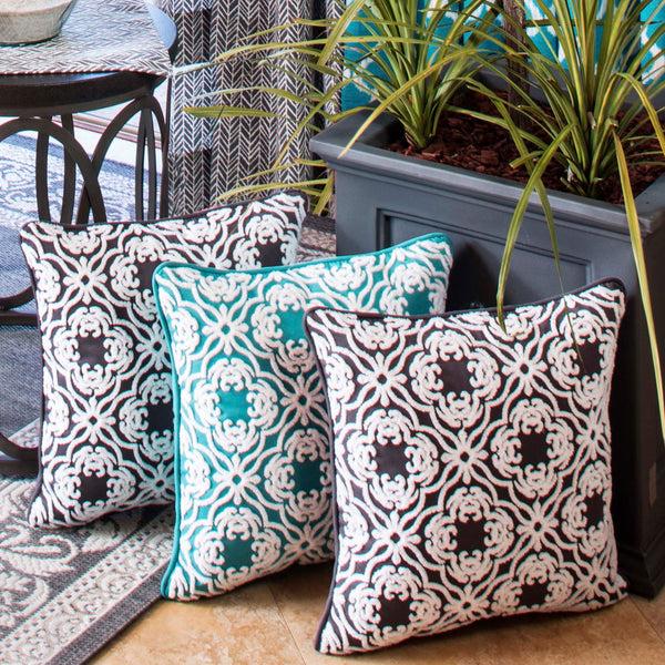 Pillow Perfect Allee Gray 18-Inch Throw Pillow