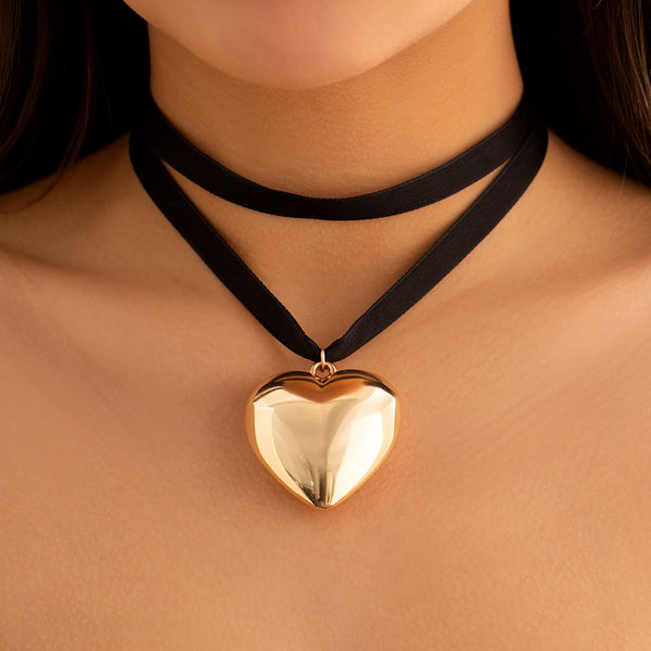 pin up girl Love Puffed Heart Choker in Gold or Silver
