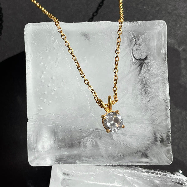 Pin Up Girl Lillian Necklace