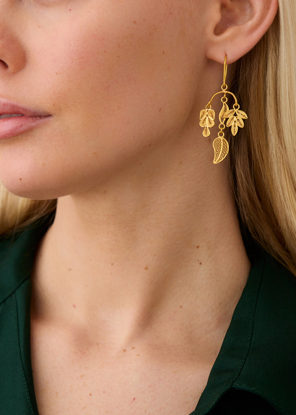 Pippa Small 18kt Colombian Gold Filigree Four Leaf Earrings