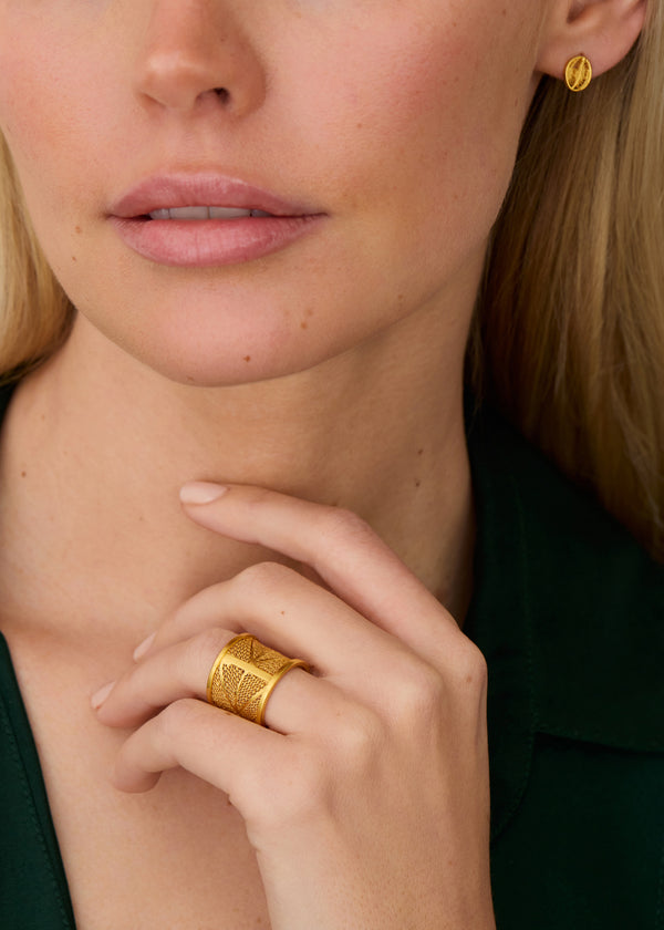 Pippa Small 18kt Colombian Gold Herringbone Filigree Ring