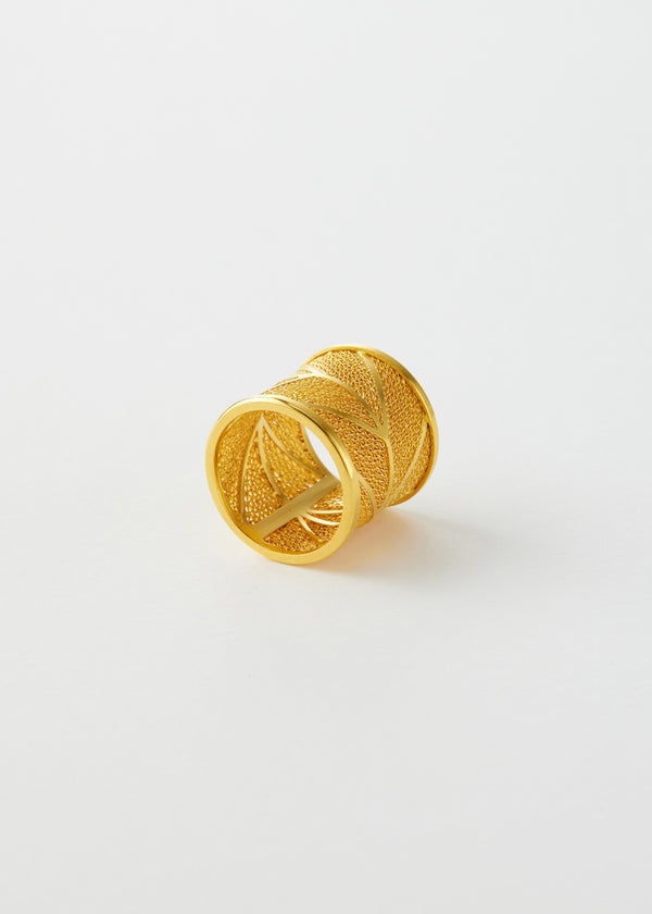 Pippa Small 18kt Colombian Gold Herringbone Filigree Ring