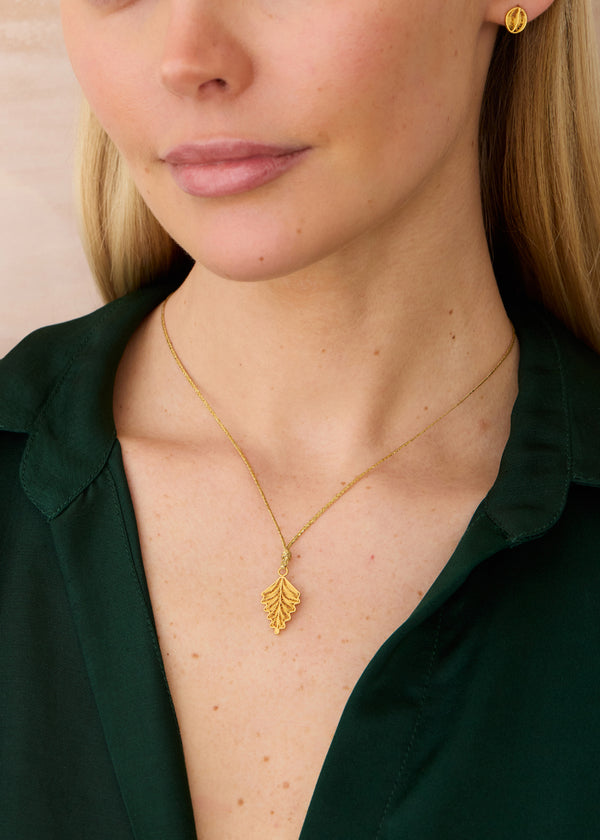 Pippa Small 18kt Colombian Gold Zigzag Filigree Leaf Pendant On Cord