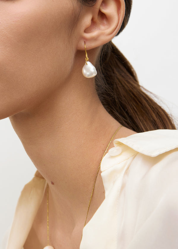 Pippa Small 18kt Gold Aphrodite's Baroque Pearls Drill & Loop Earrings